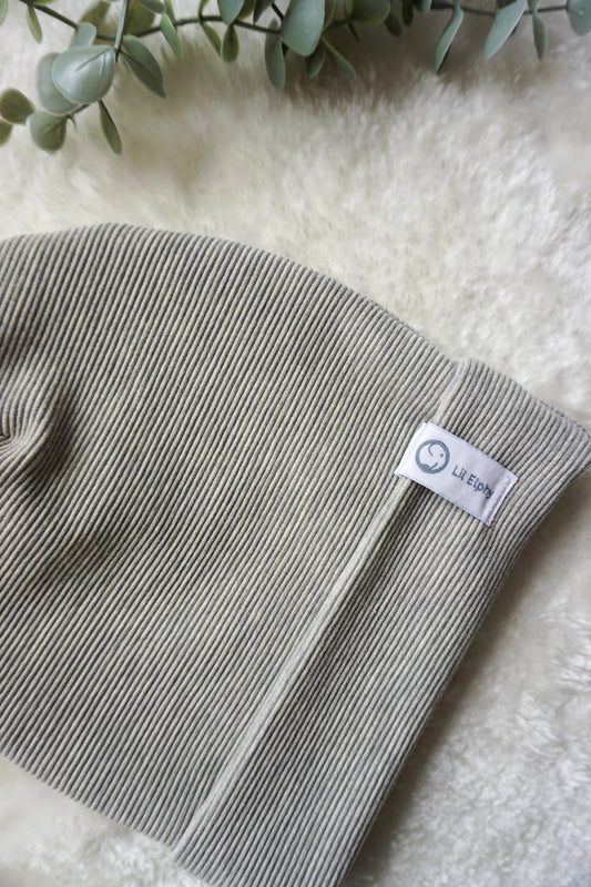 Prehodna rebro kapa – svetlo siva