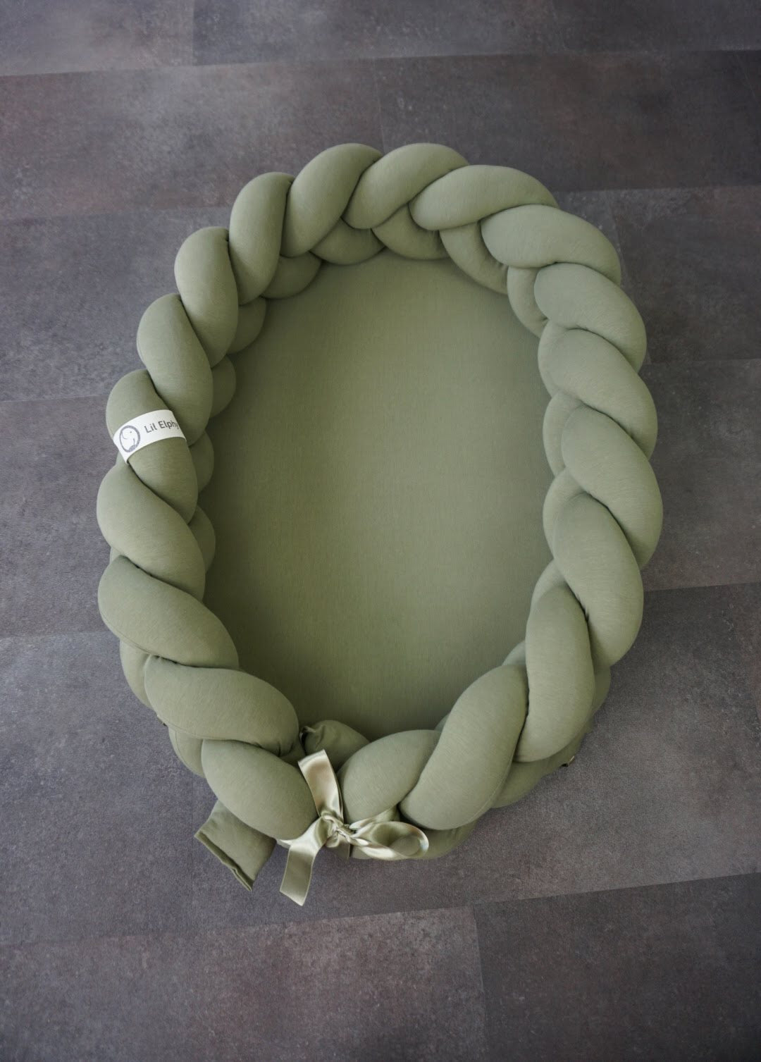 Gnezdece 2v1 – olivno zelen