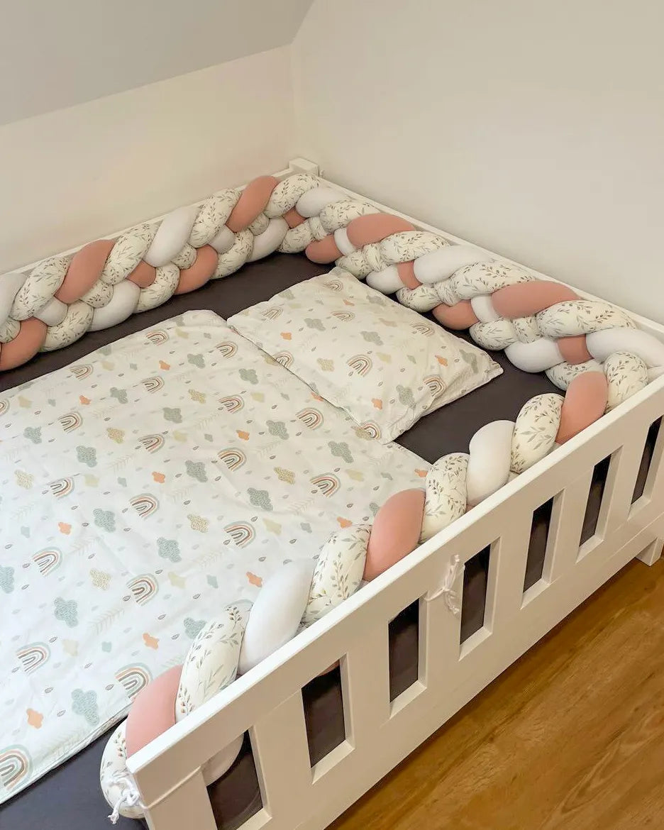 Obposteljna obroba pletenica – večbarvna kombinacija