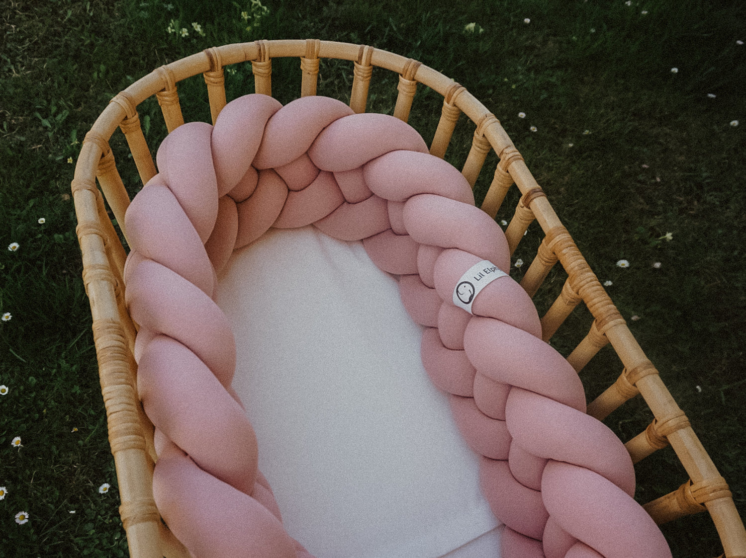 Obposteljna obroba pletenica – puder roza