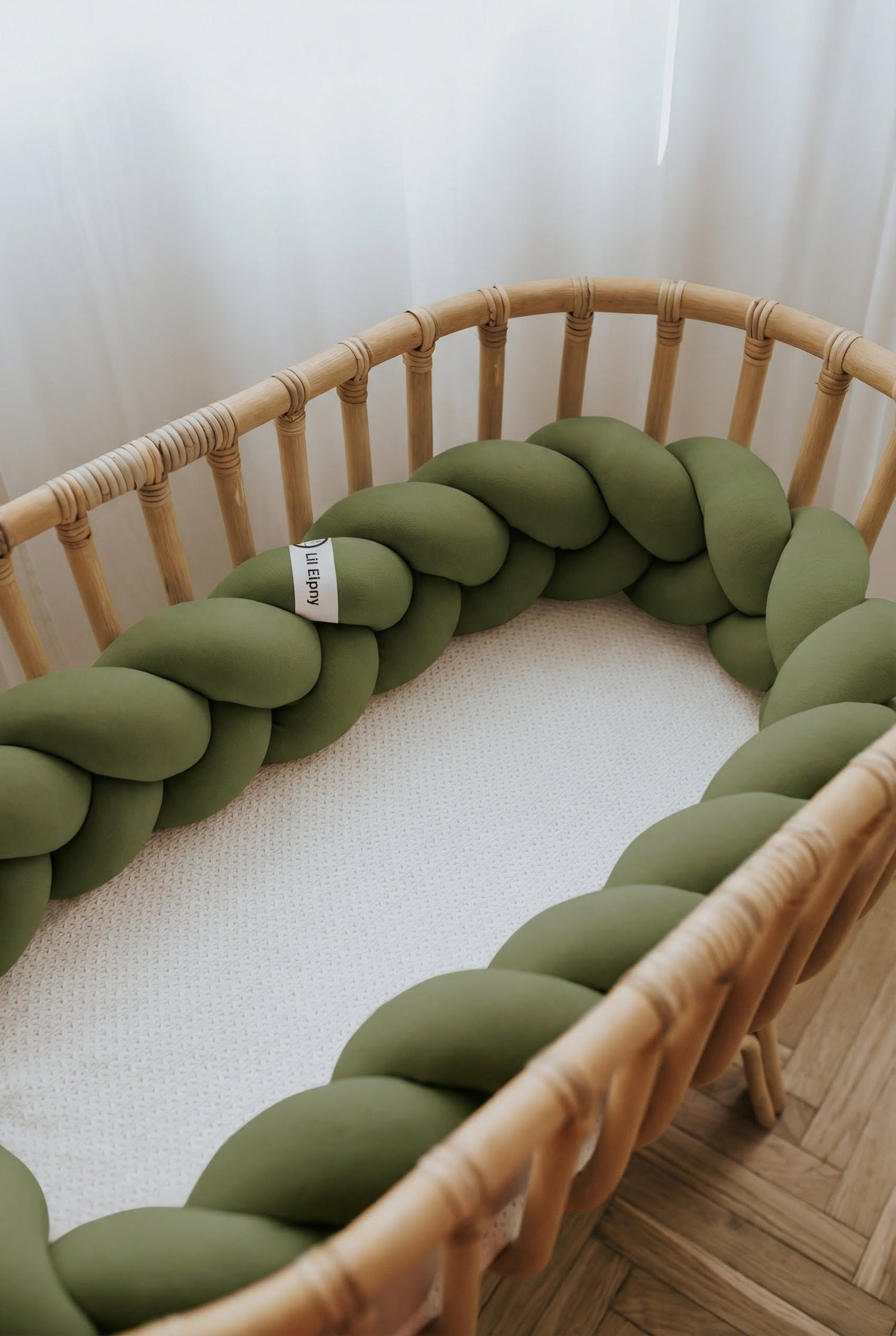 Obposteljna obroba kitka – olivno zelena