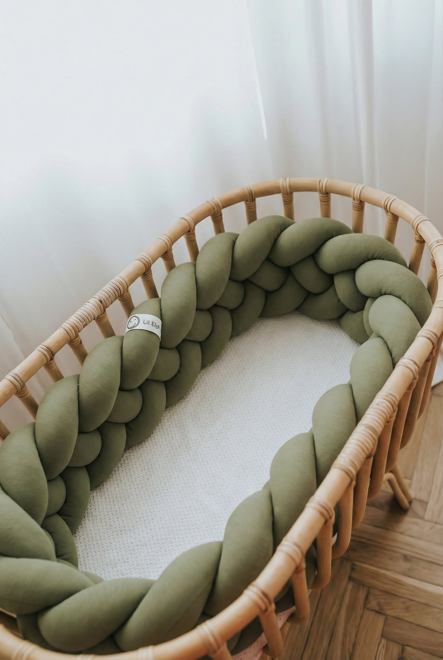 Obposteljna obroba pletenica – olivno zelena