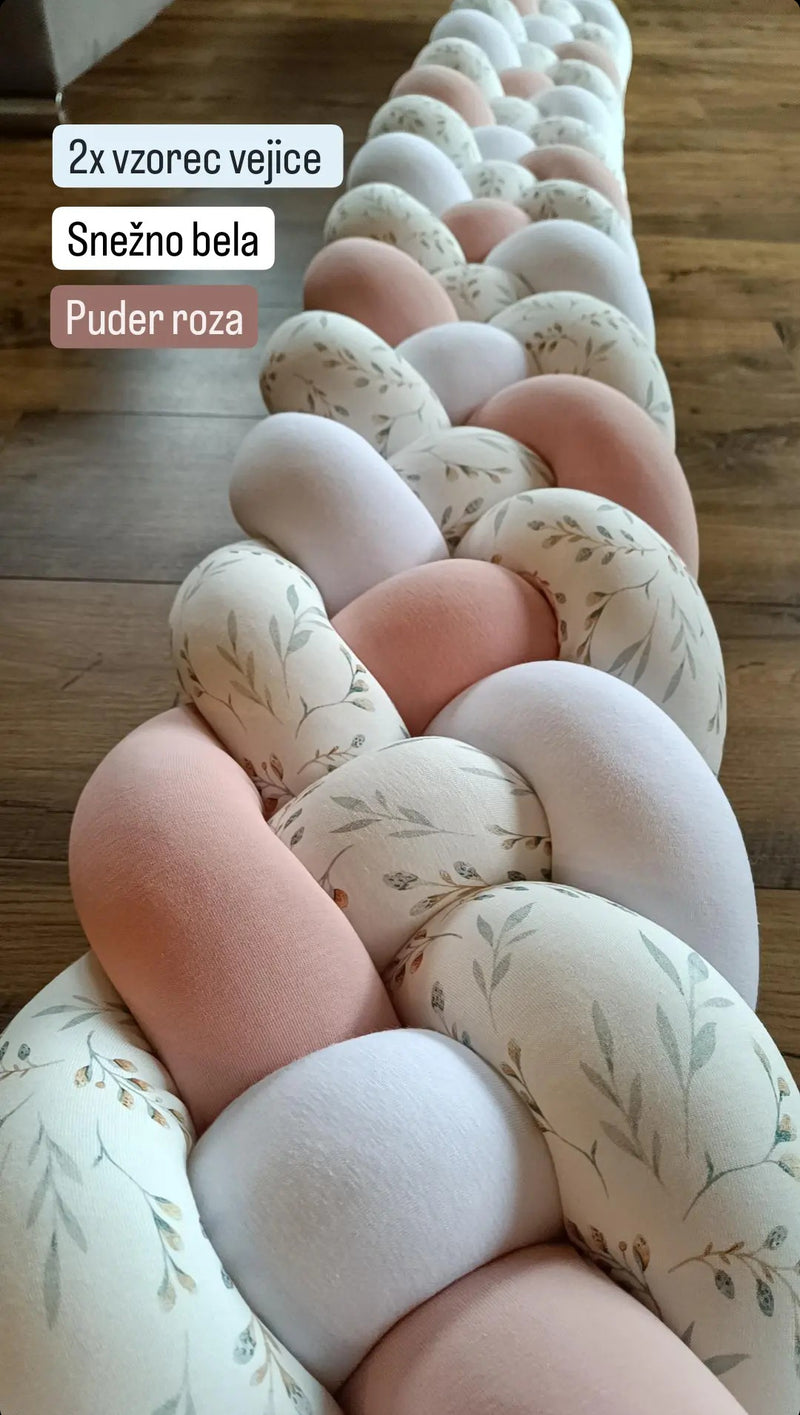 Obposteljna obroba pletenica – večbarvna kombinacija