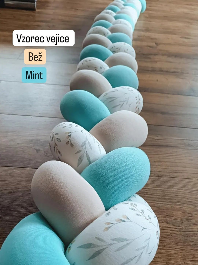 Obposteljna obroba kitka – večbarvna kombinacija