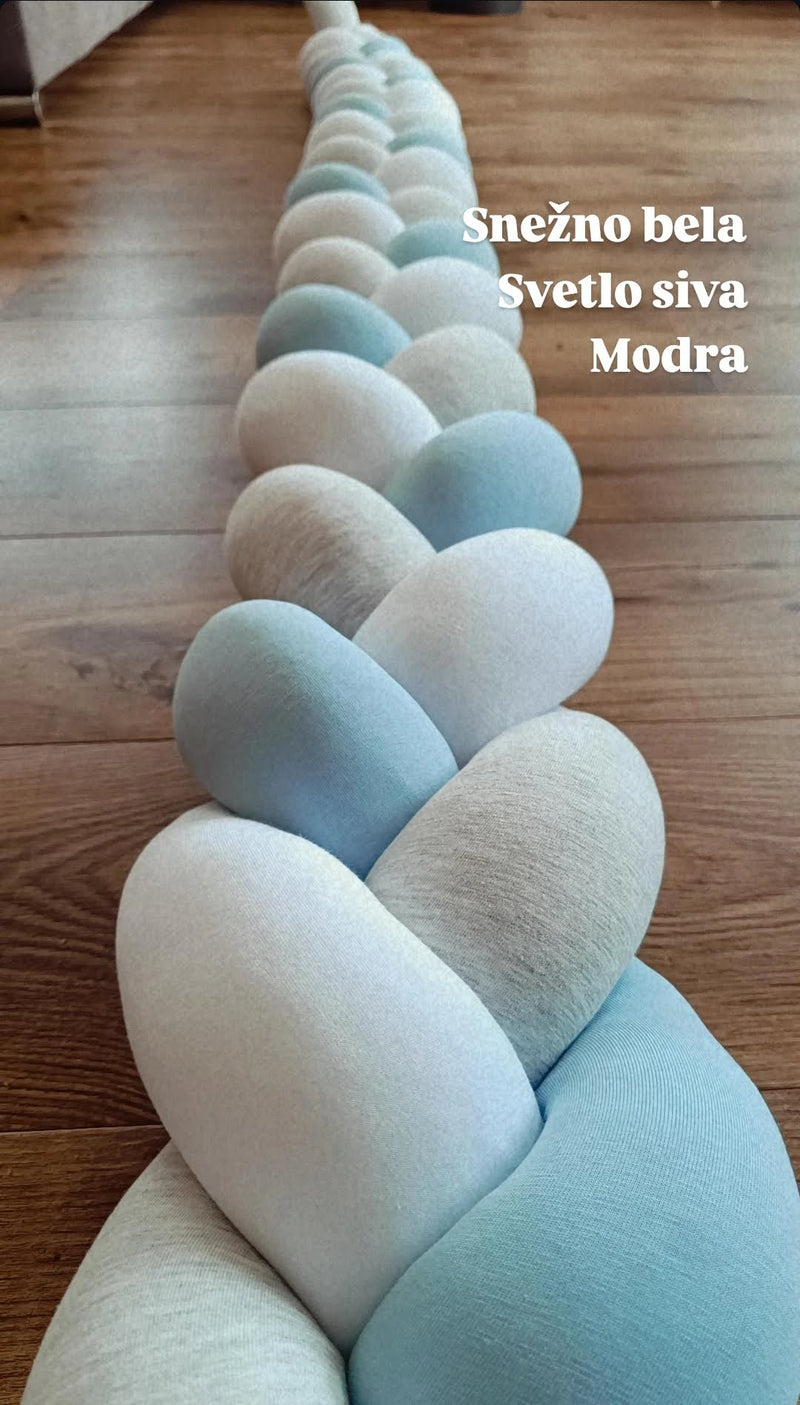 Obposteljna obroba kitka – večbarvna kombinacija