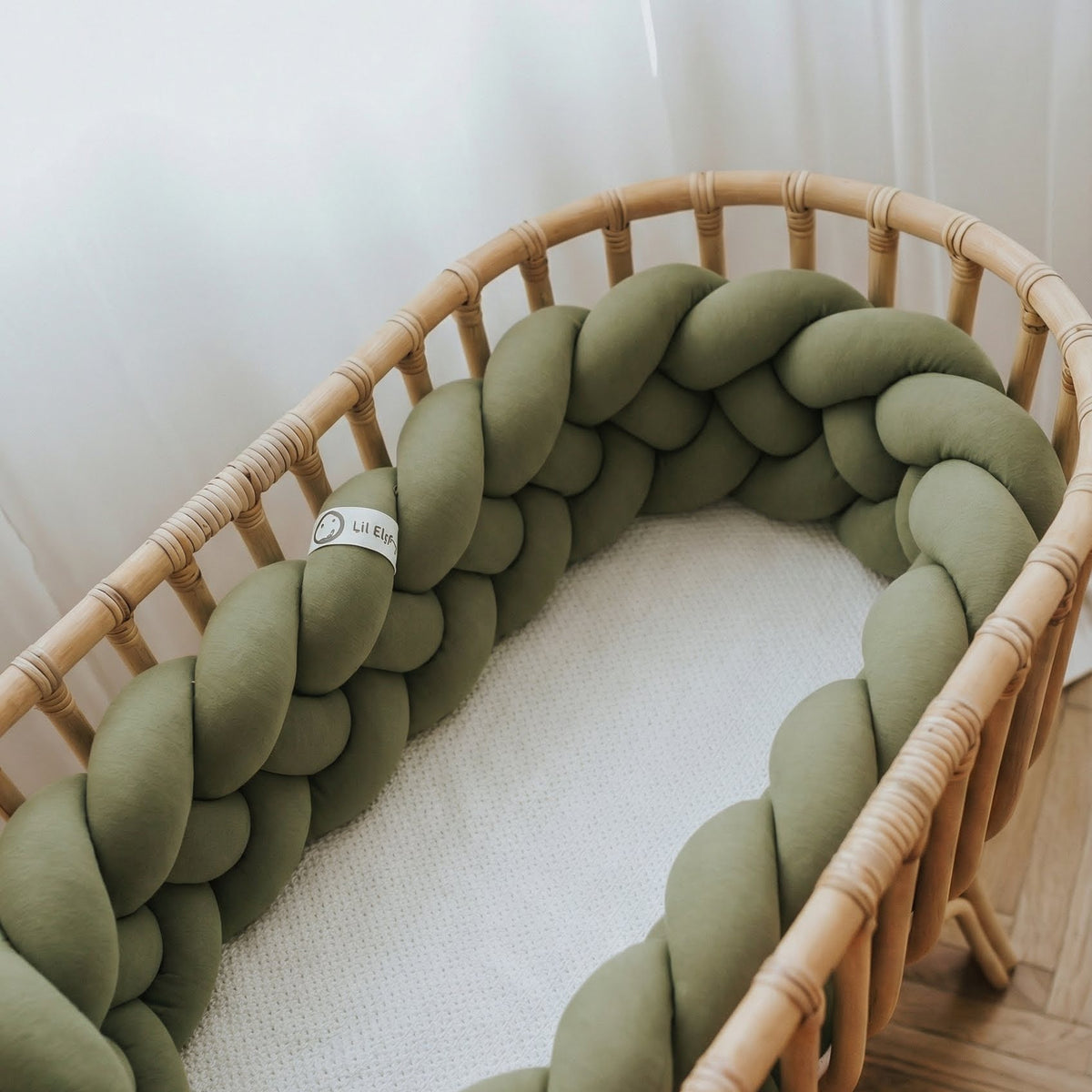 Obposteljna obroba pletenica – olivno zelena